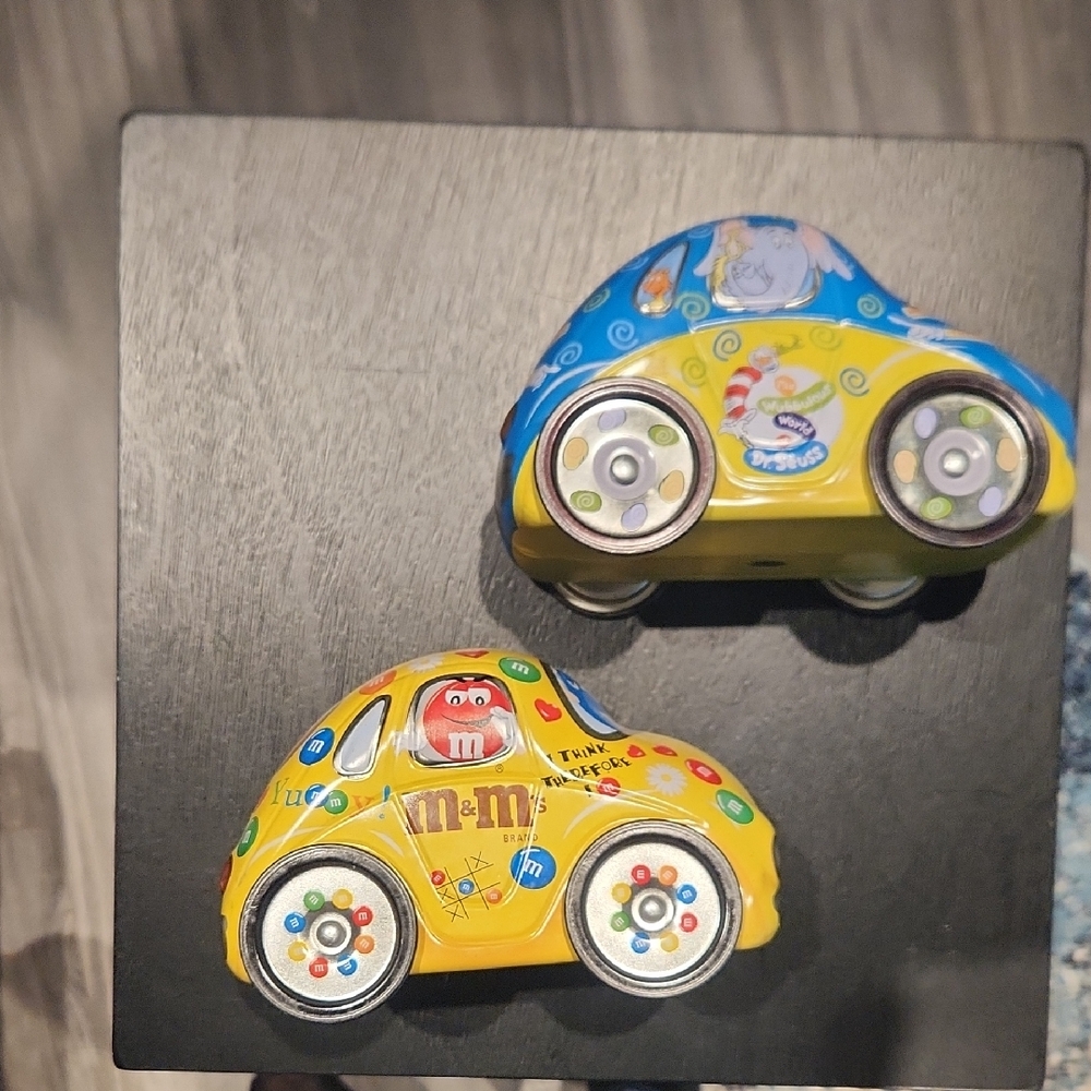 Set Of 2 M&M'S & Dr. Seuss Tin Container Cars w/wheels